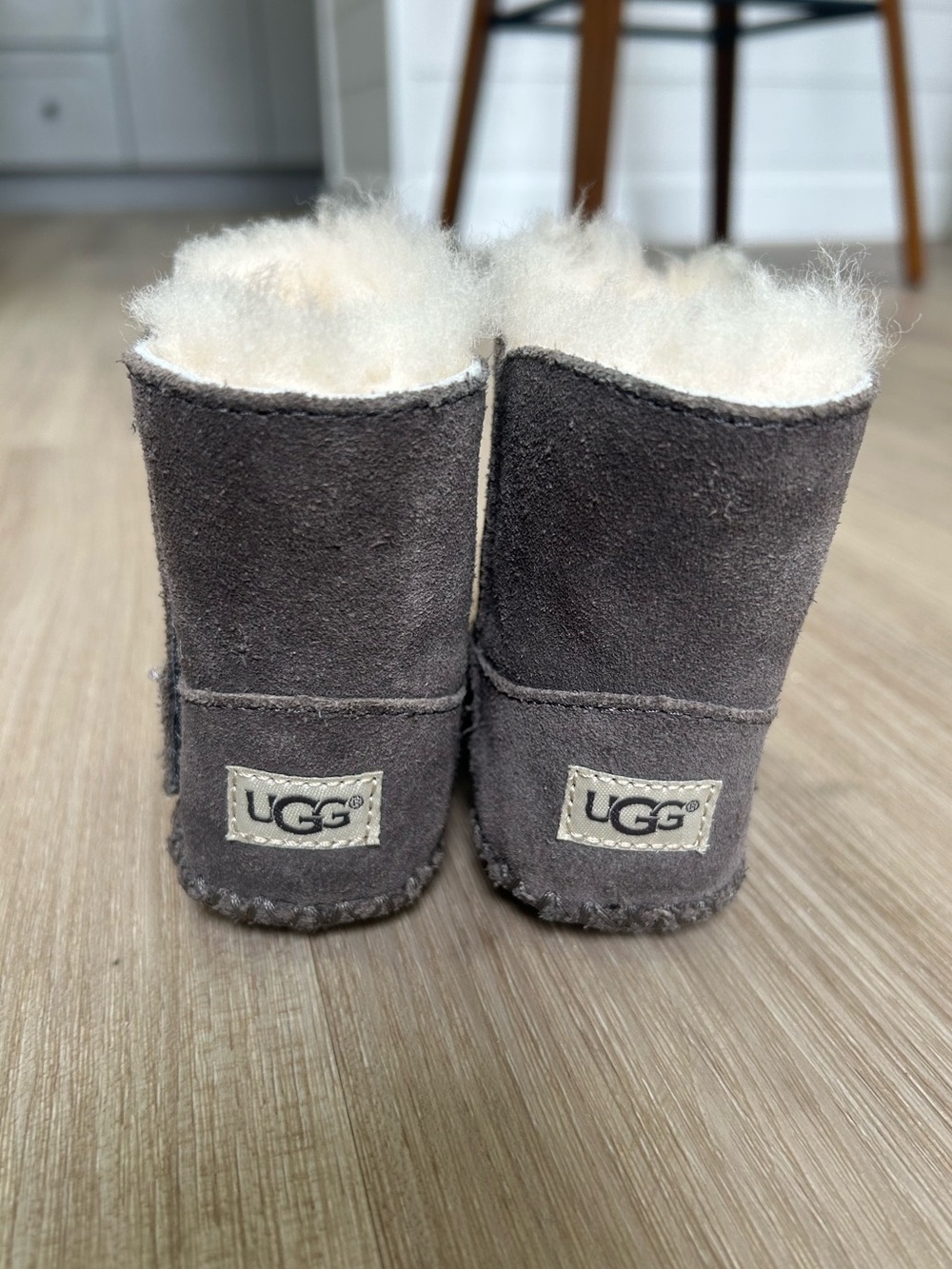 UGG Australia Infant Grey Suede Shearling Crib Booties Shoes Size 0/1